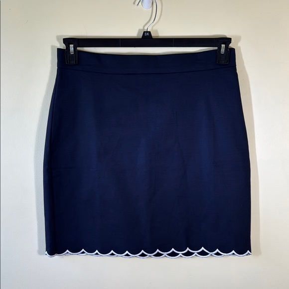 Ann Taylor Skirt Navy Blue Scalloped Hem Midi in Size 12 NWT - Picture 2 of 6